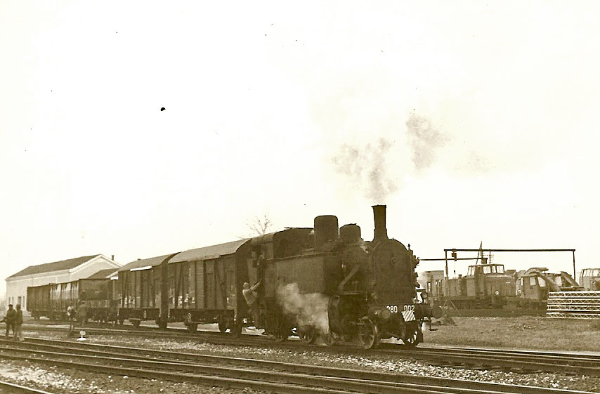 880002-2.jpg