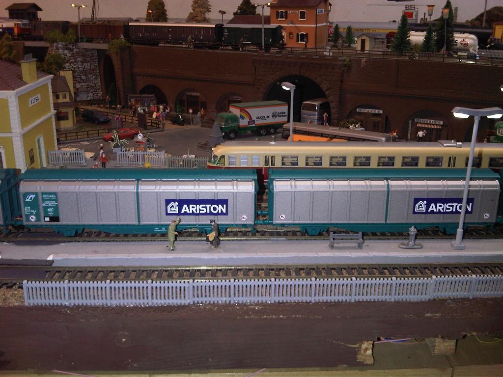 IMG01158-20110615-1856 r.JPG