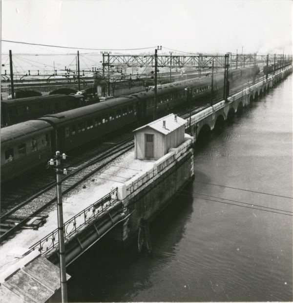 1957 003 Save0010.jpg