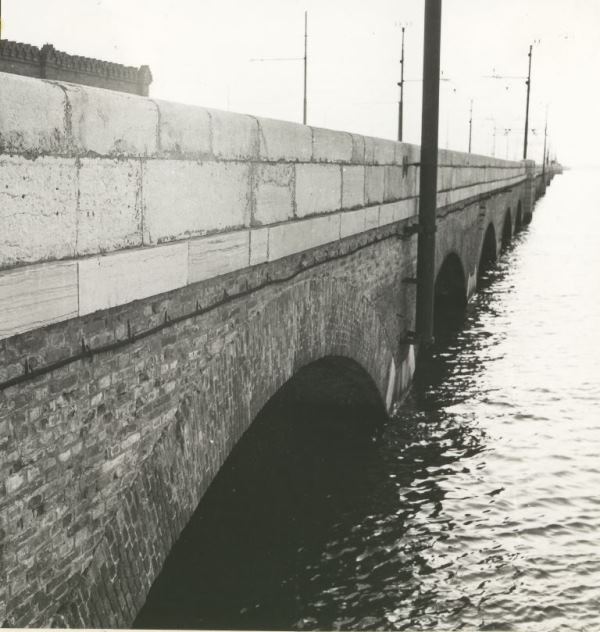 1957 005 Save0011.jpg