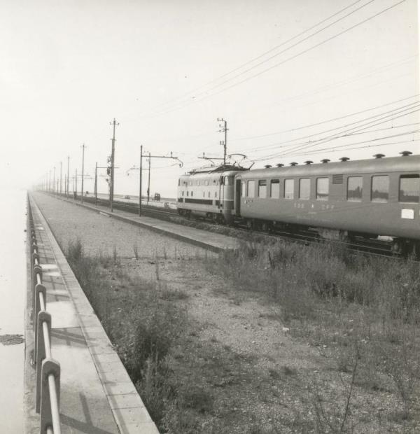 1975 Save0001 006 E444.000.jpg