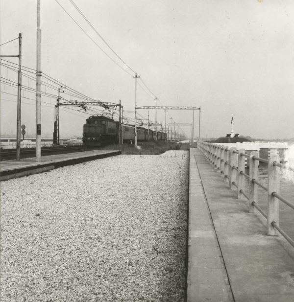 1975 Save0001 004 E626.059.jpg