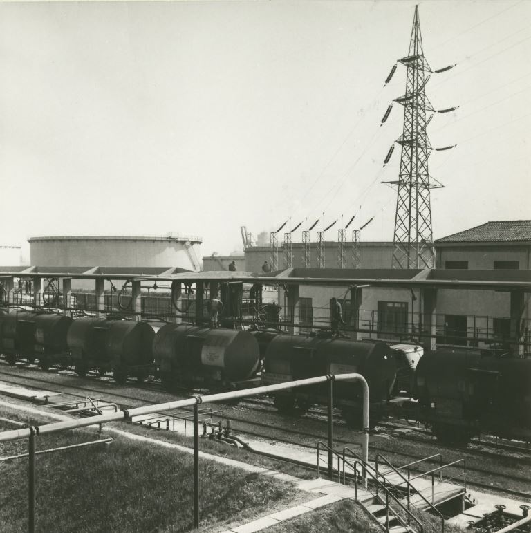 1963 26955 raccordi deposito costiero porto marghera Save0003.jpg