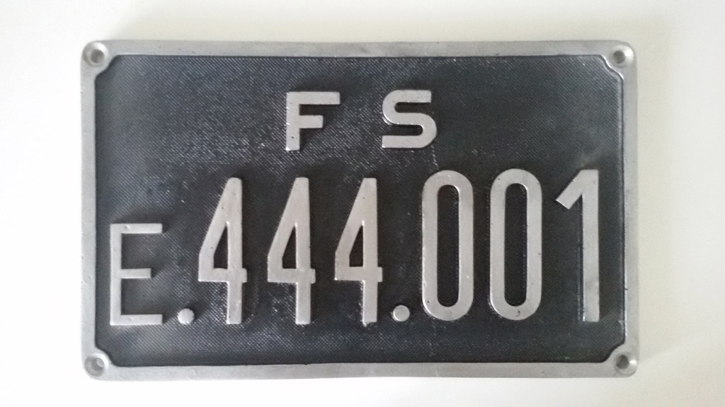 E444_001.jpg