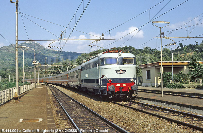 444004A.jpg