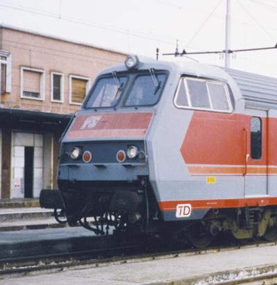 vitrains3047new.JPG