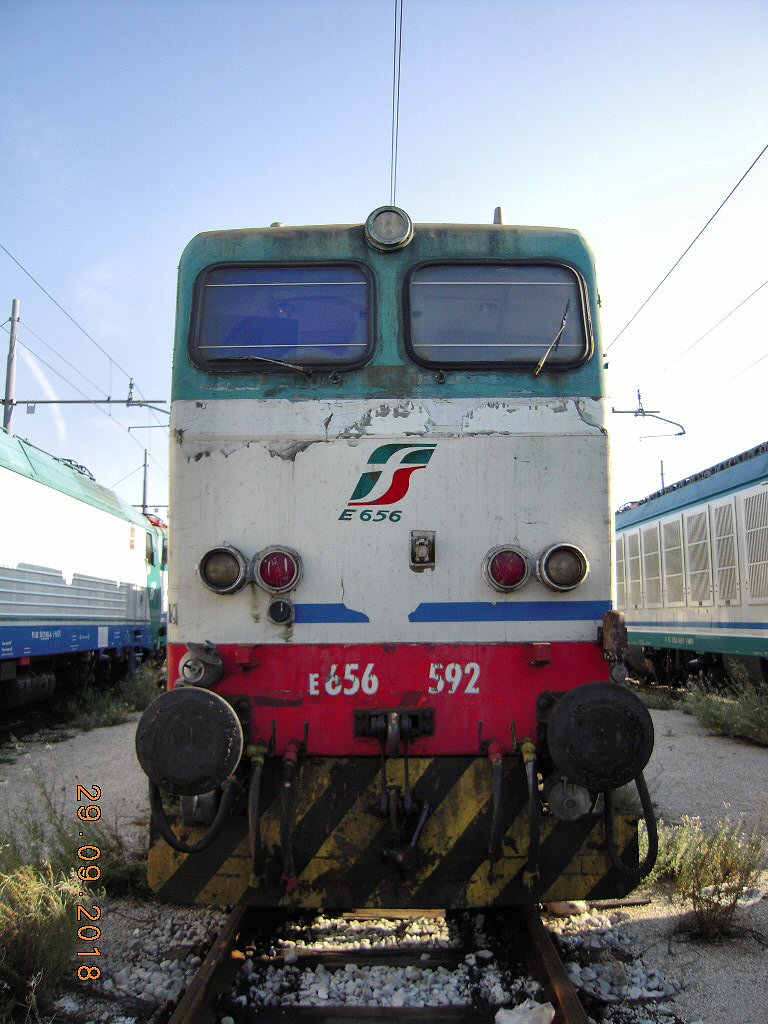 E656.592 frontale.jpg