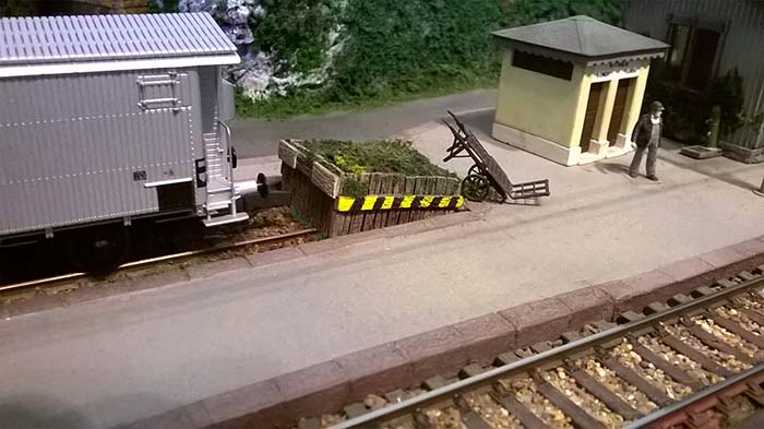 terminale con fasce giallo.nere.jpg