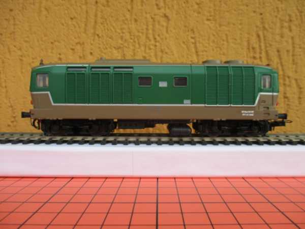 D445 1011 - 1.JPG
