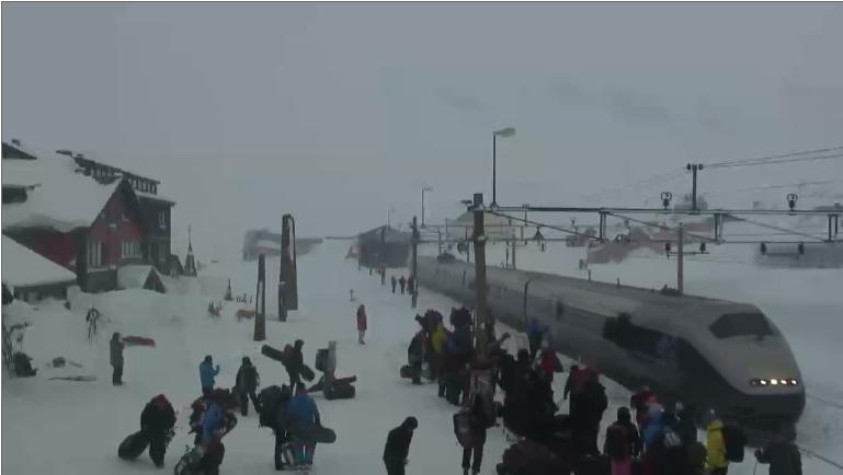 Finse 05-02-2012 treno delle 15-08.JPG