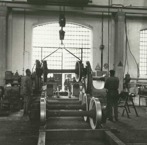 0012 interno officina nel '66 Save0002.jpg