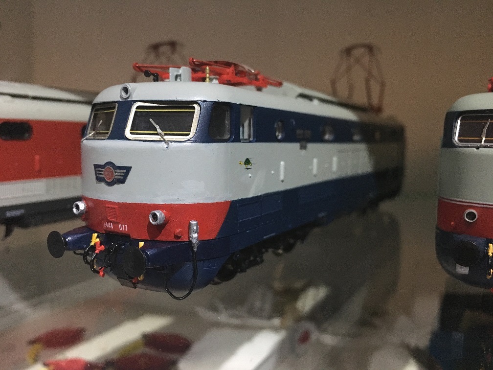 E 444 077 Lima elaborata 3.JPG