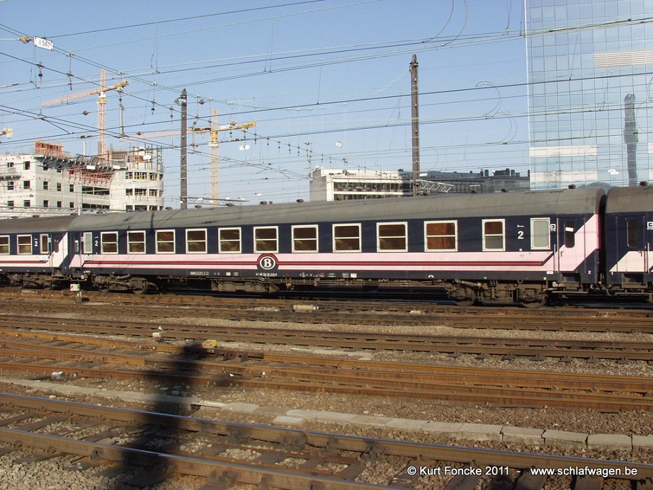 28425707669_a92e092b43_b r3.jpg