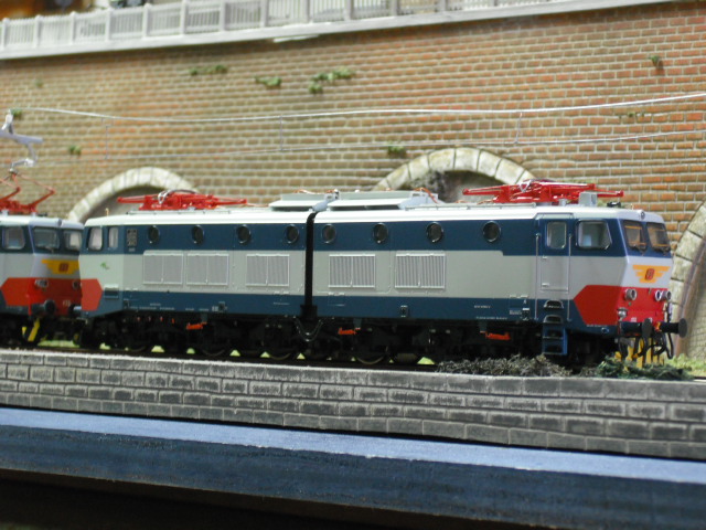 E656 003.jpg