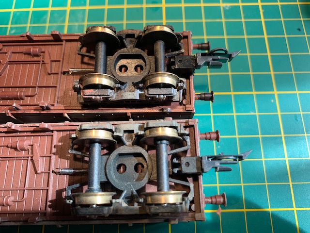 A. Confronto posizione ganci.jpg