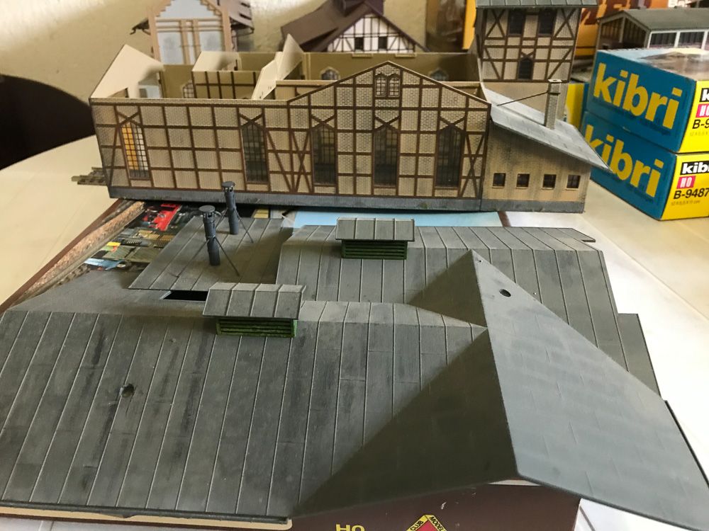 rimessa loco Faller 160-2.jpg