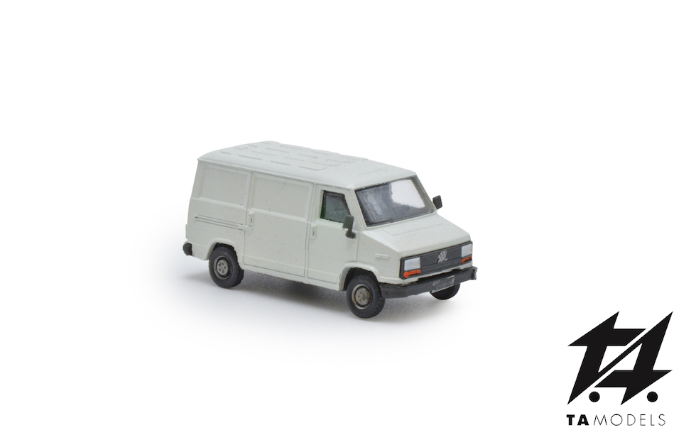 Fiat_ducato_furgone_prima_serie_bianco_passo_corto_4.JPG