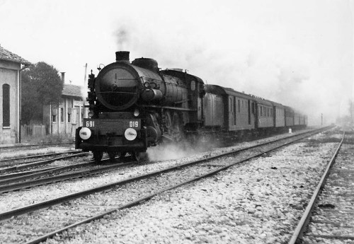57 gr691-simplon orient express a san giorgio di nogaro nel 1957.jpeg