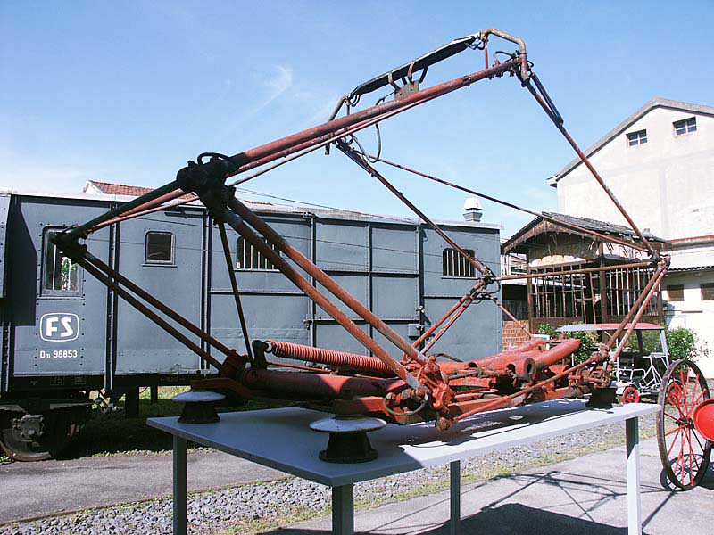 PantografoTipo42L-2.jpg