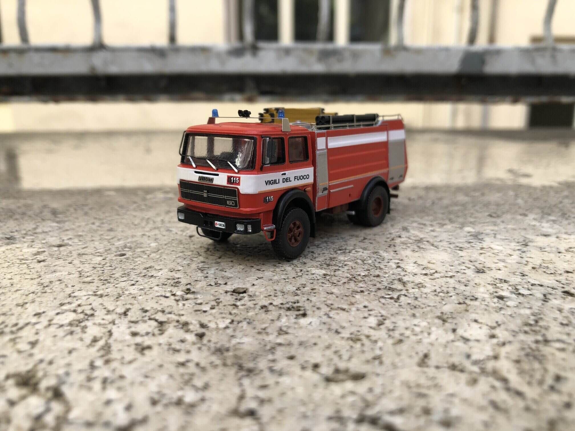 Fiat 160 ABP Parafanghi Neri 2A.jpg