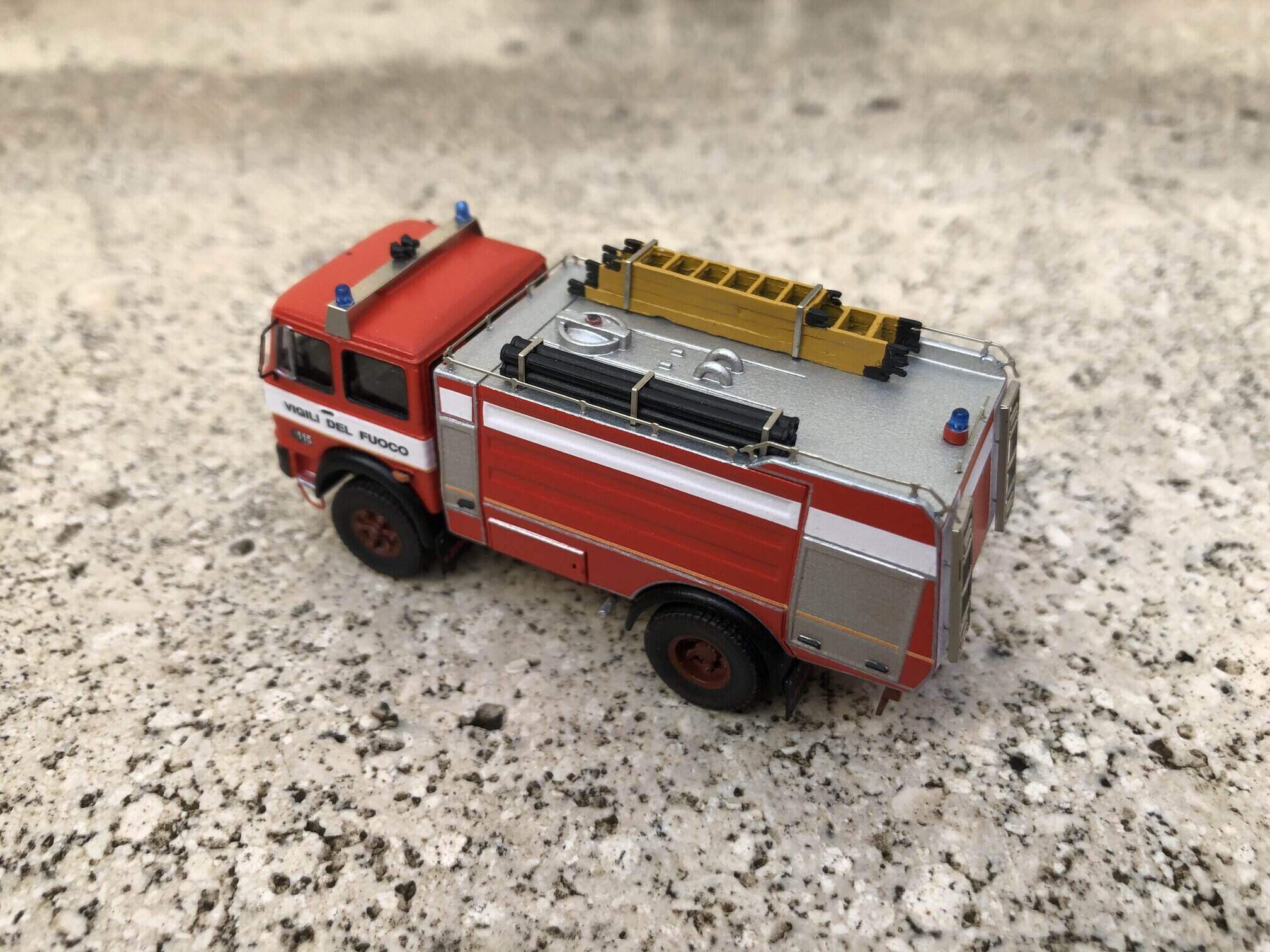 Fiat 160 ABP Parafanghi Neri 4A.jpg