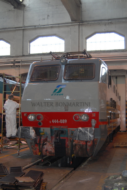 E 444.089 ESCI DL Milano Centrale 1.4.2005 fotoWalter BonmartiniArchivioWalterBonmartini.... Forum2GRotabil.jpg