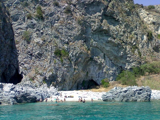 Scogliera_di_Caminia_(Catanzaro).jpg