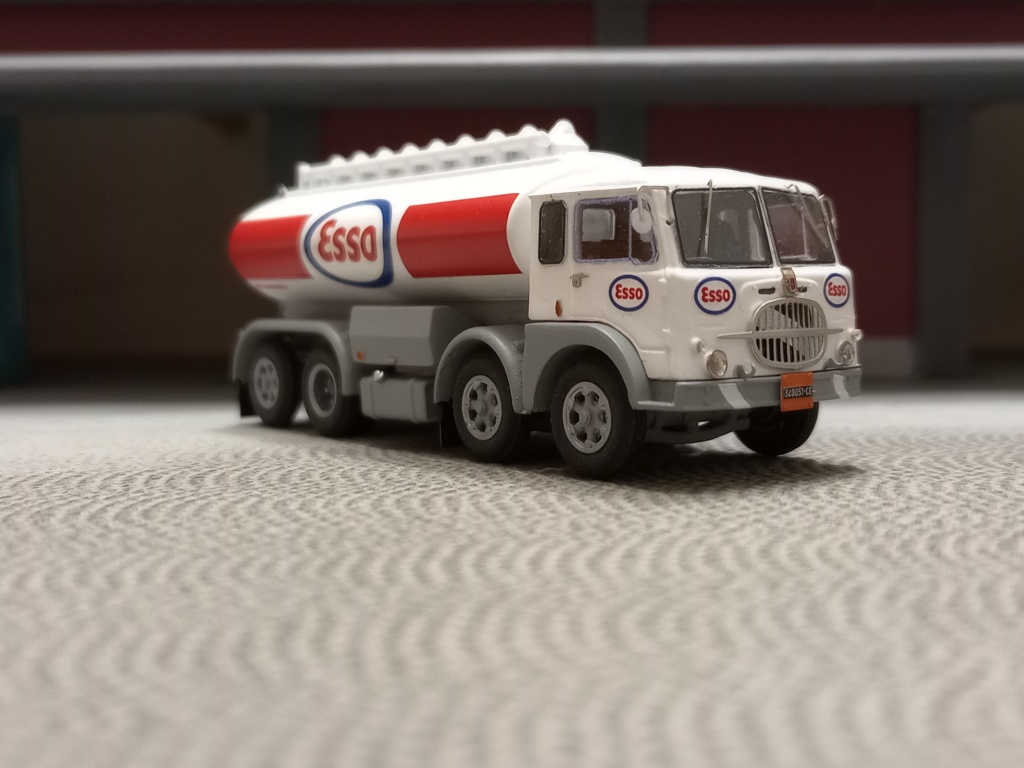 690-esso.jpg