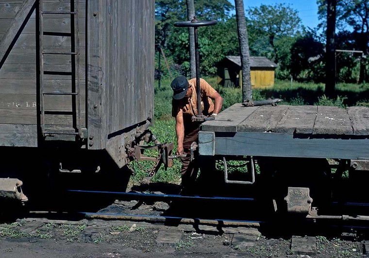 1 FES link and pin.jpg