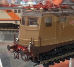E424 01.jpg
