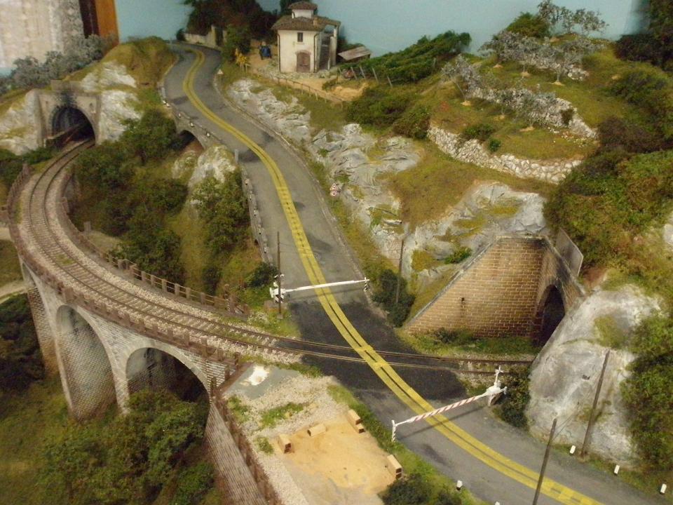 467.54 le strisce per terra.JPG