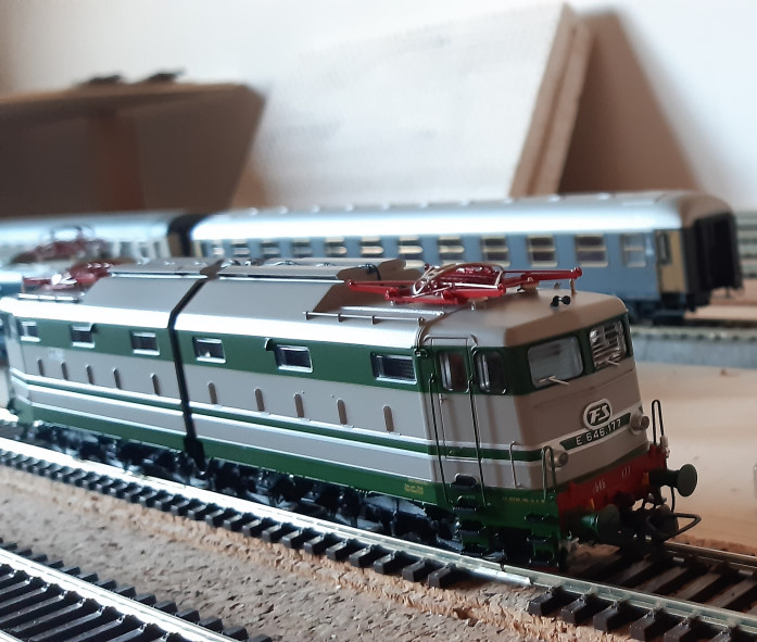 RR_E646-177_HR2869_02.jpg