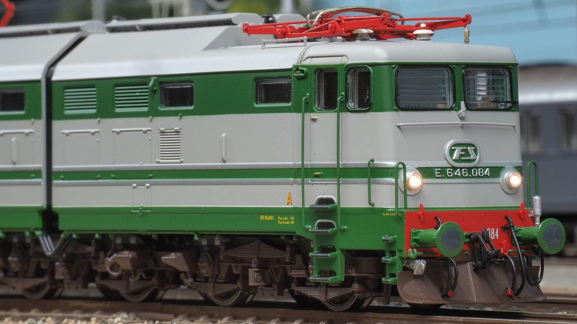 E646 084-2 TA.jpg