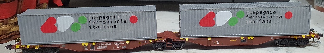 Acme carro con container CFI Autocostruiti.jpg