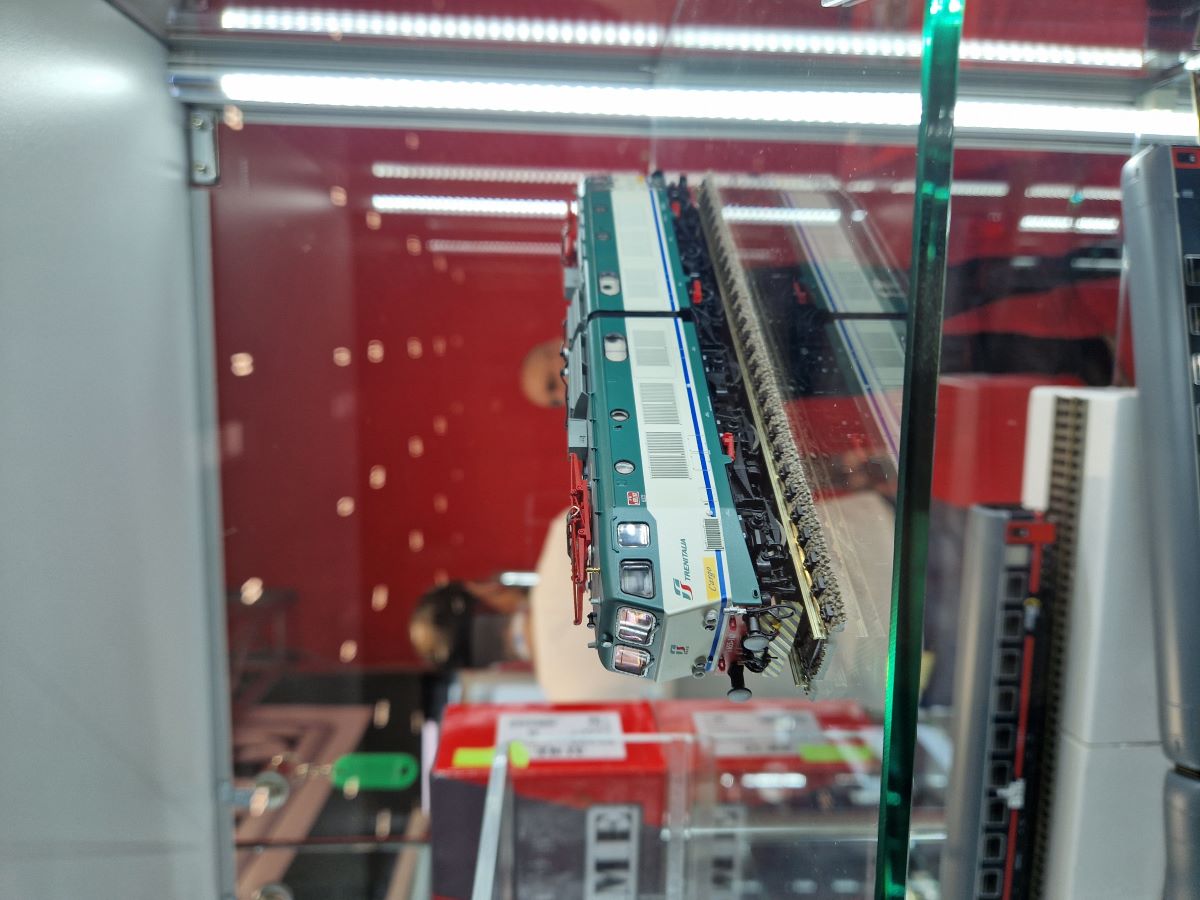 Acme_E655.jpg
