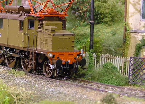 Gracampar_Modellismo_-_E432_019_Frontale).jpg