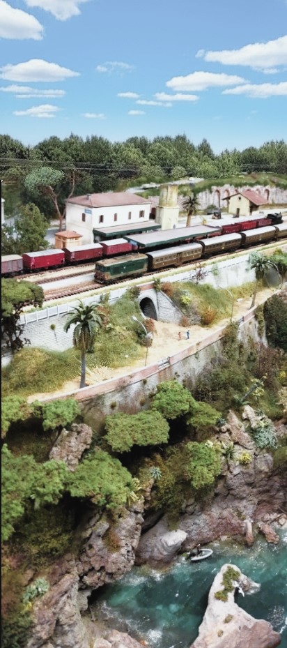 plastico n scale.jpg