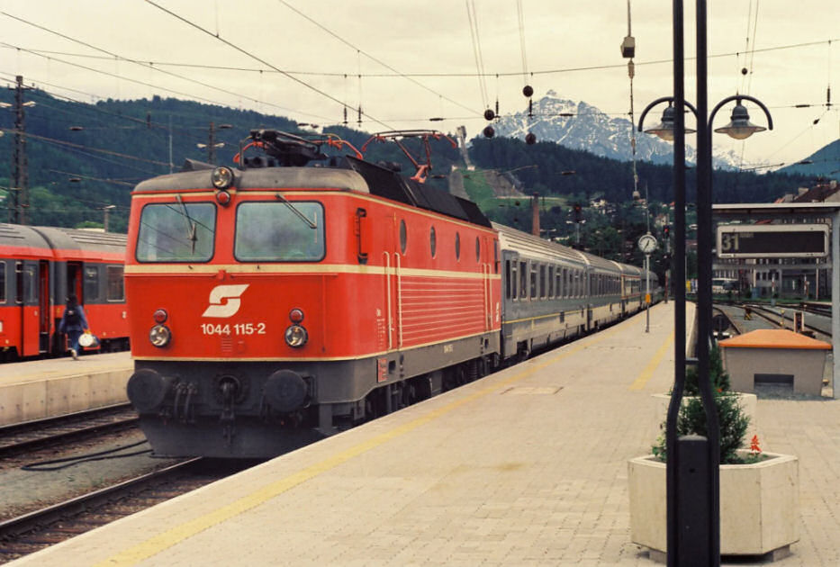 OBB Rh 1044 115-2.jpg