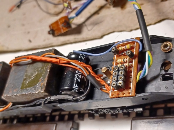 pcb decoder e condensatore.jpg