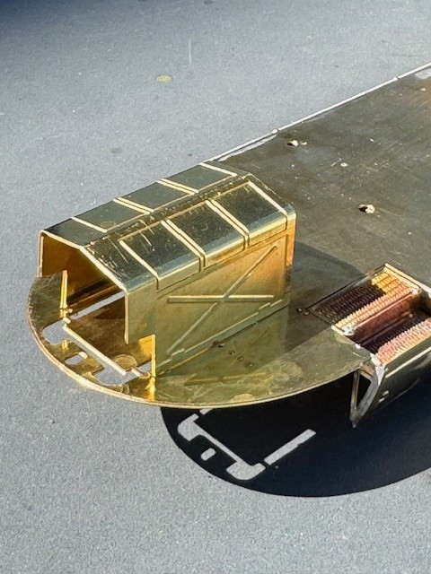 Cofano interno cabina.jpg