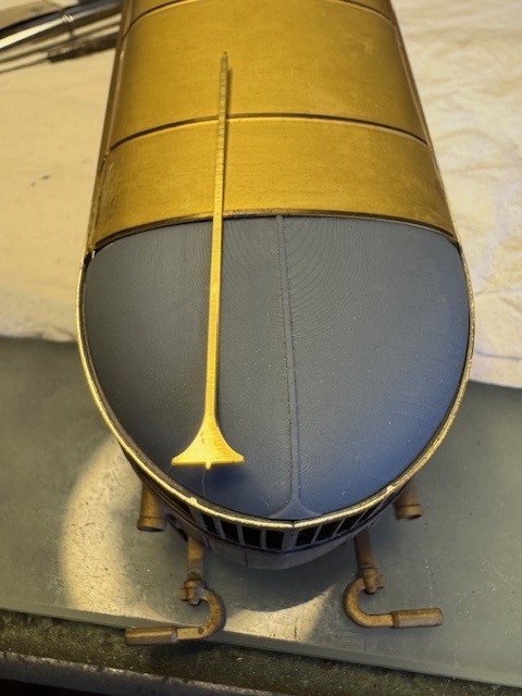 Modanatura tetto cabina.jpg