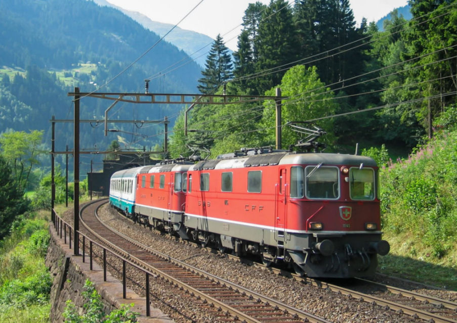 SBB Re 4-4 II + Z1 FS.jpg
