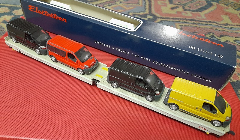 Carro Ladks Art. 6303 Electrotren con Furgoni Renault 2.jpg