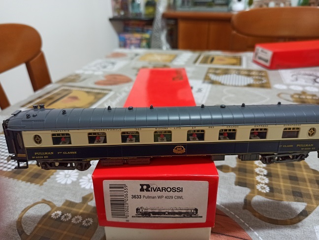 1759750314896 carr.jpg