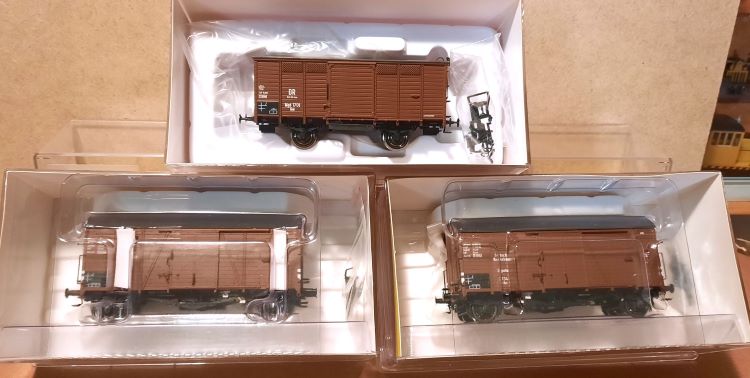 tris Brawa small.jpg