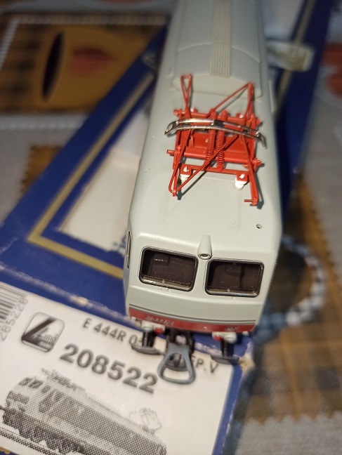 444 r 1.jpg