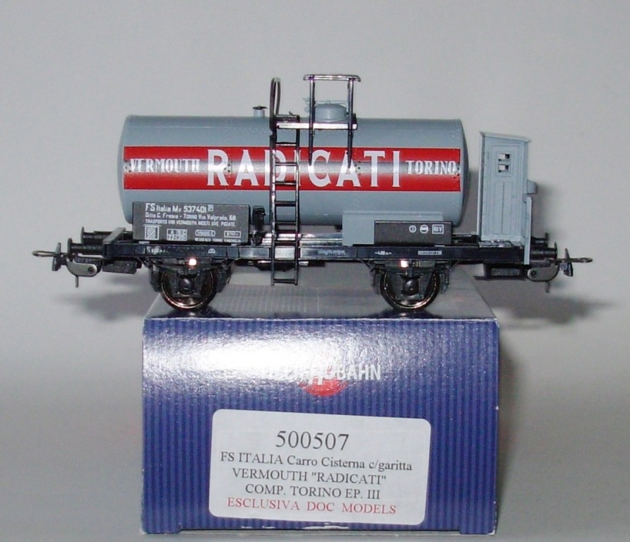 cisterna FS trasporto vermouth epoca III.jpg