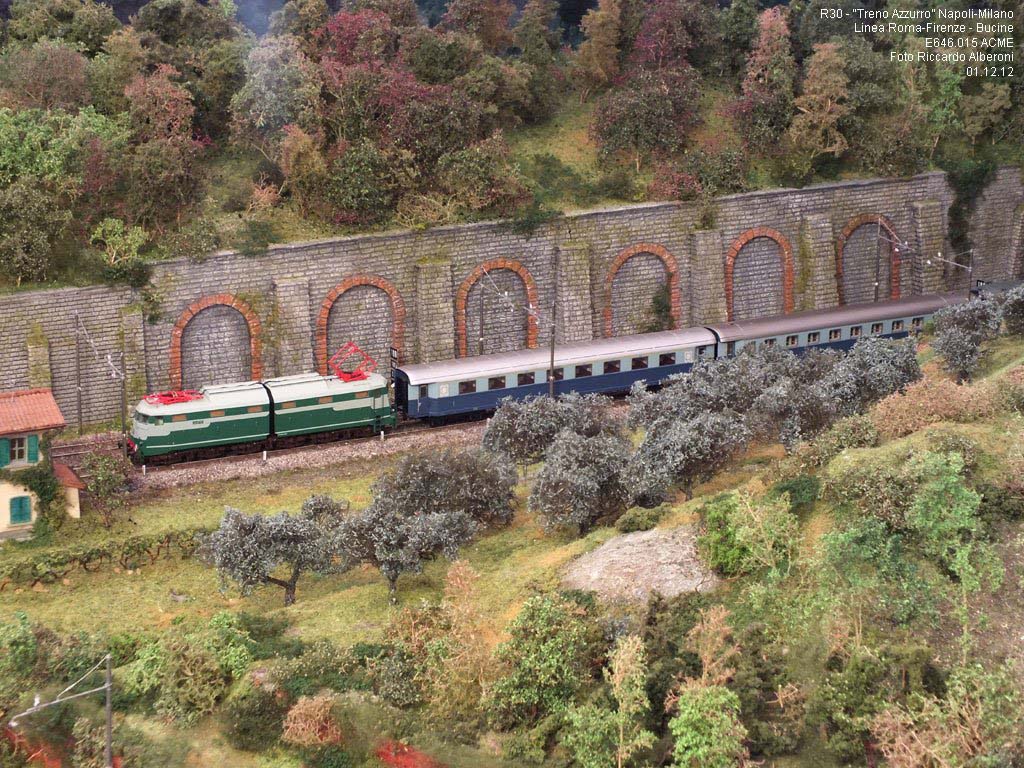 Treno Azzurro E646.015.jpg