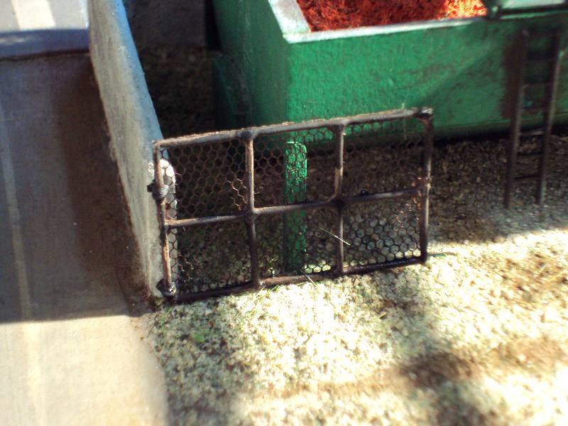 Cancello pomodorificio s.JPG