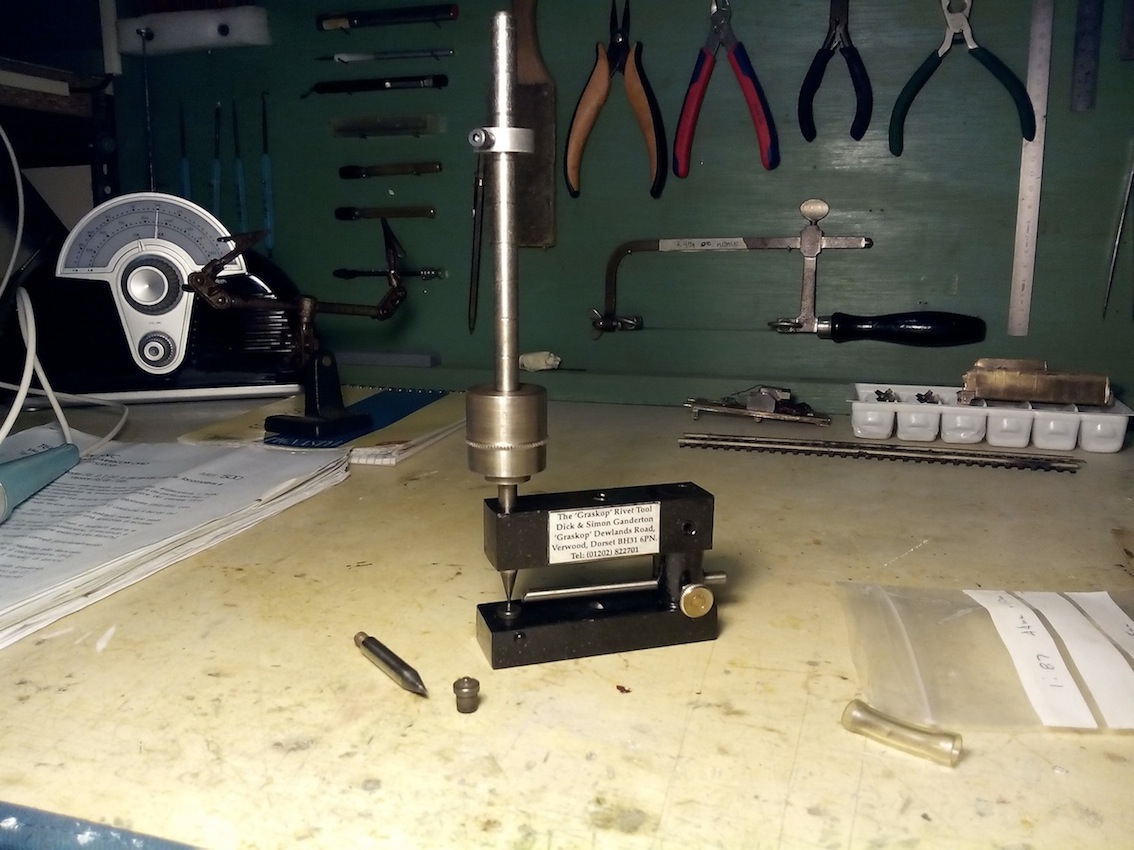 Rivet1.jpg